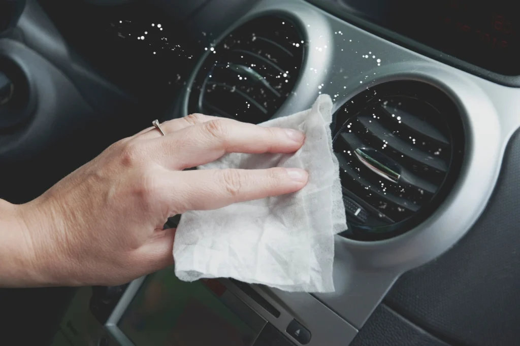 cleaning-dashboard-car-checks