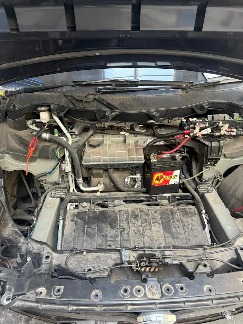 car-engine-bay-electrical-diagnostics-and-battery-repair