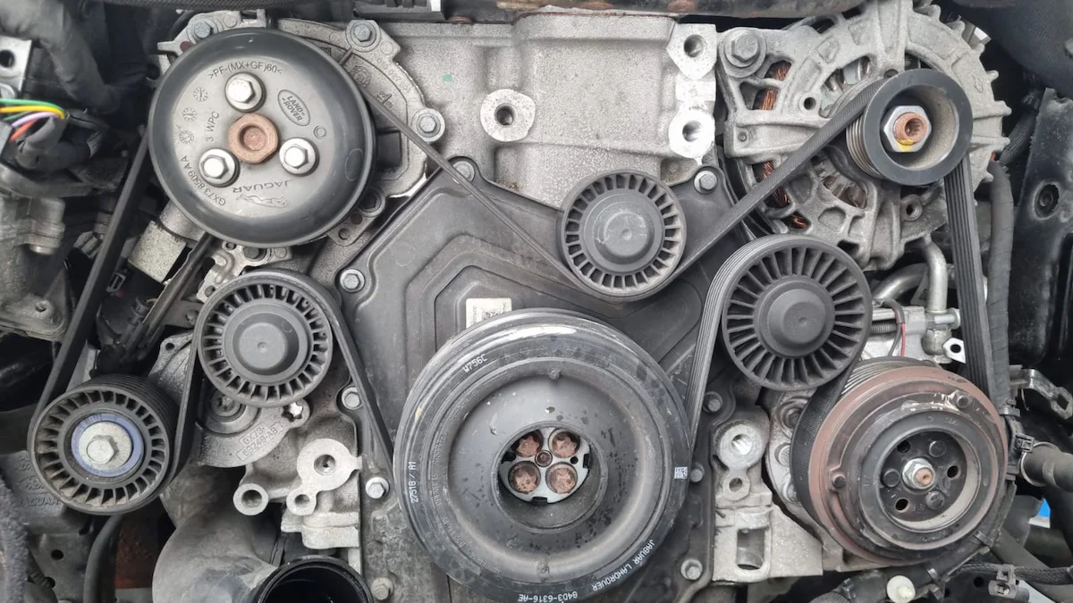 car-engine-serpentine-belt-pulleys-and-alternator-inspection