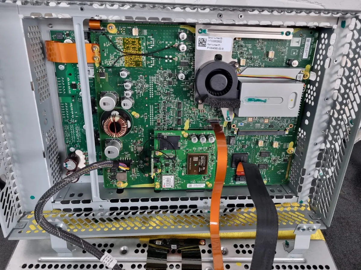 electric-vehicle-electronic-control-unit-circuit-board-inspection