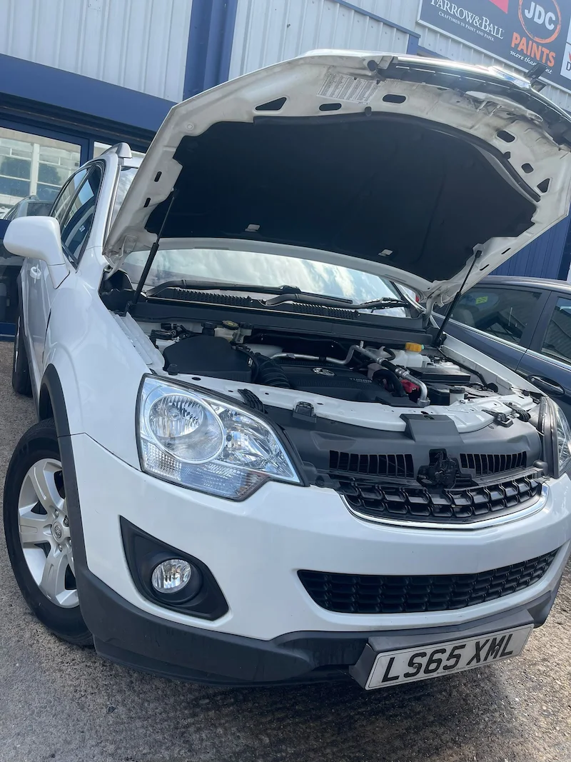 vauxhall-suv-with-open-bonnet-ready-for-engine-repairs